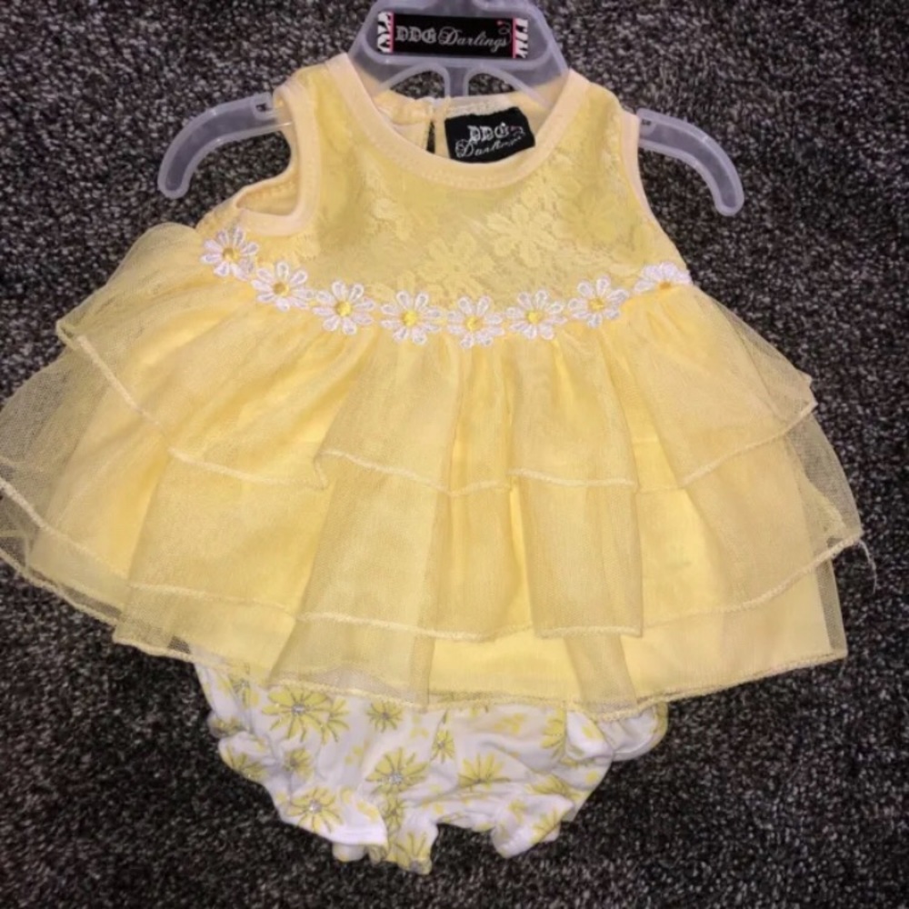 BabyGirl 2 Pc 0-3mo Outfit Yellow Daisies Dress & Bloomers New 🌼